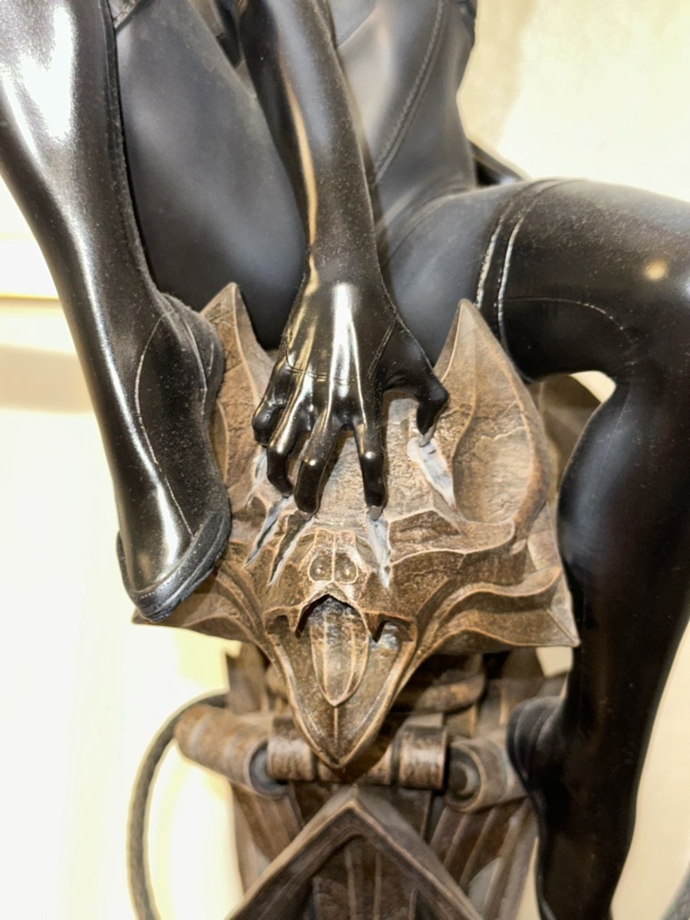 SIDESHOW COLLECTIBLES CATWOMAN PREMIUM FORMAT FIGURE EXCLUSIVE EDITION SOLD OUT - Picture 7 of 16
